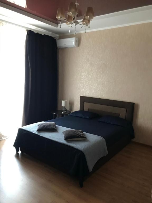 Rent apartment in the center of Chernihiv客房内的一张或多张床位