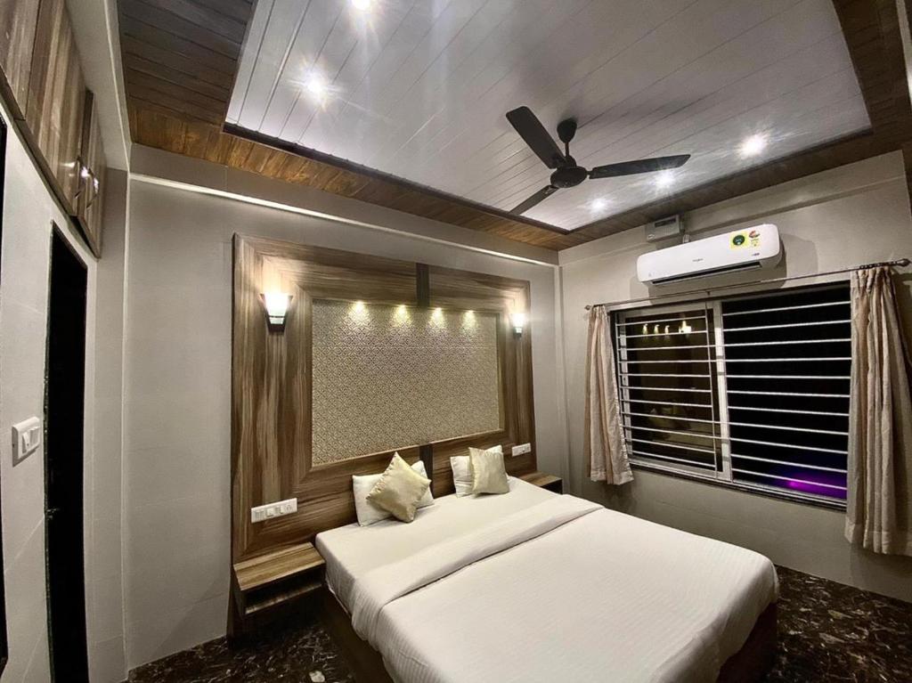 Mount cottage supreme-ac-wifi-PVT POOL客房内的一张或多张床位