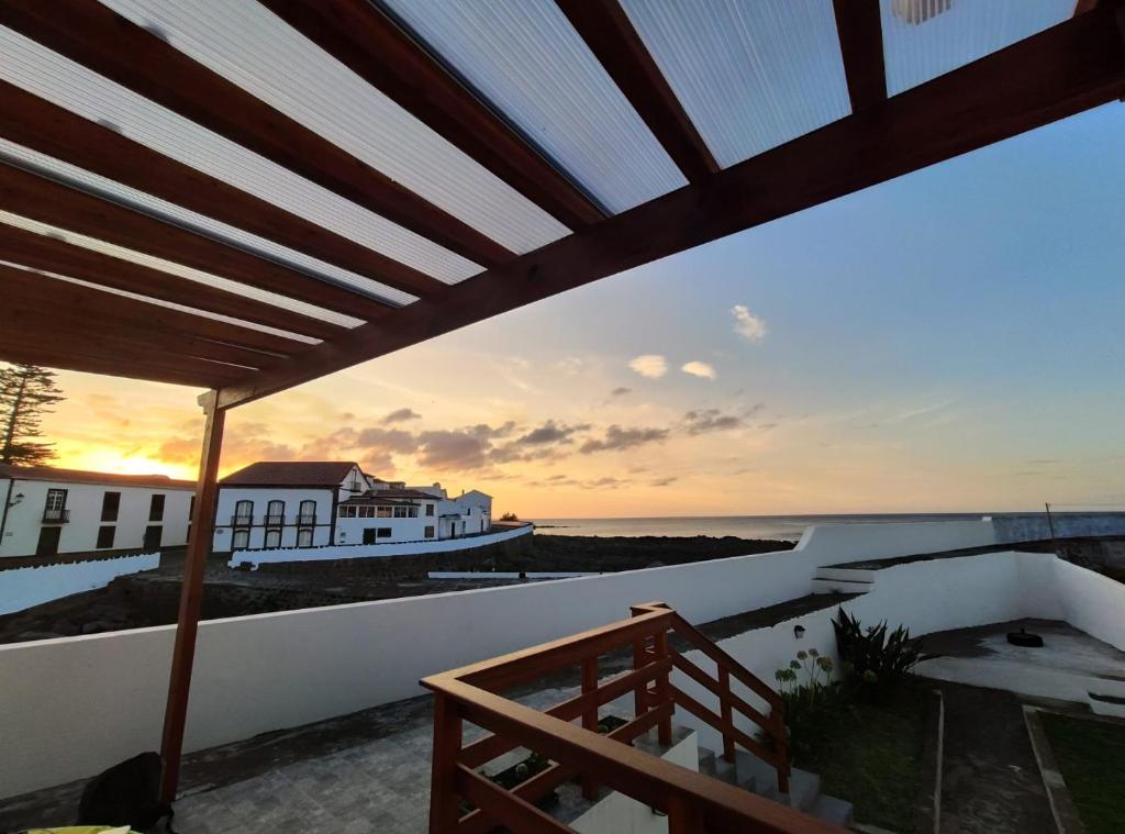 圣克鲁斯达格拉西奥萨Casa do Paúl的阳台享有海景。