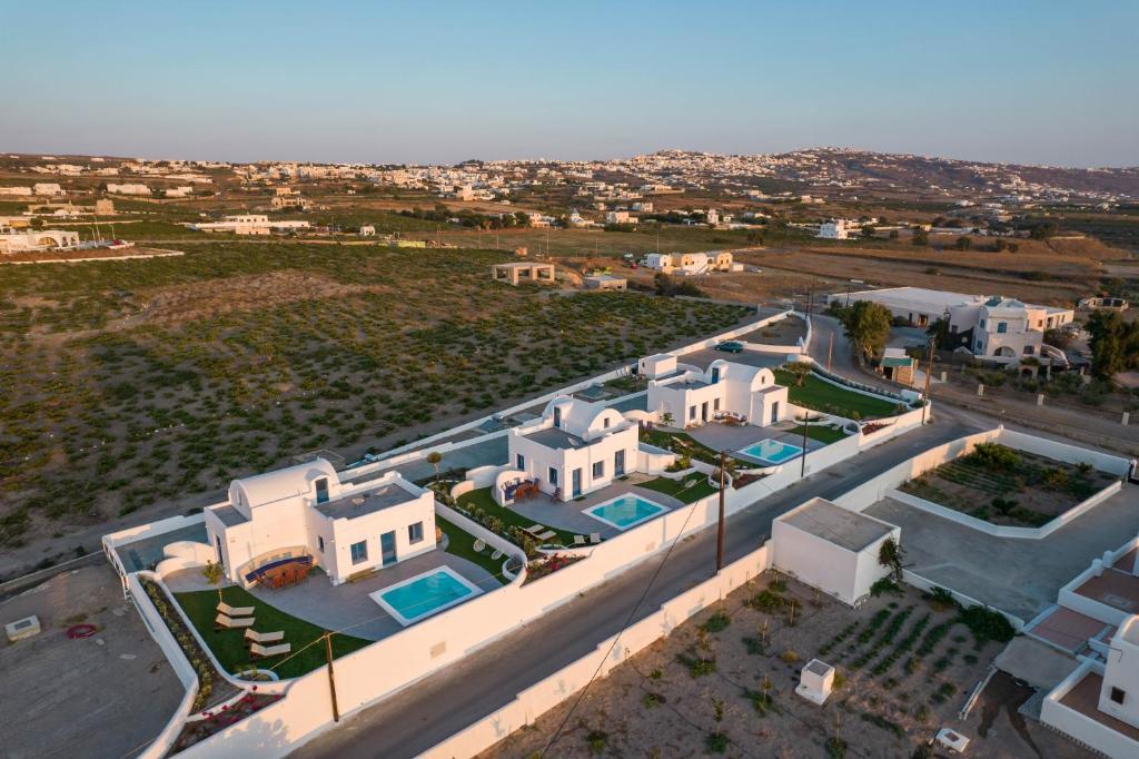 卡特瑞杜斯Kyklos Villas - luxury villas with private pool的城市别墅的空中景观