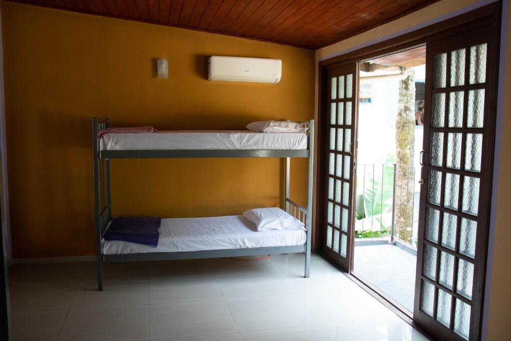 Hostel Morada do sol Paraty客房内的一张或多张床位