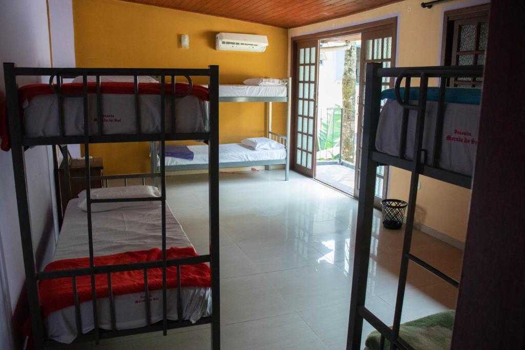 Hostel Morada do sol Paraty客房内的一张或多张床位