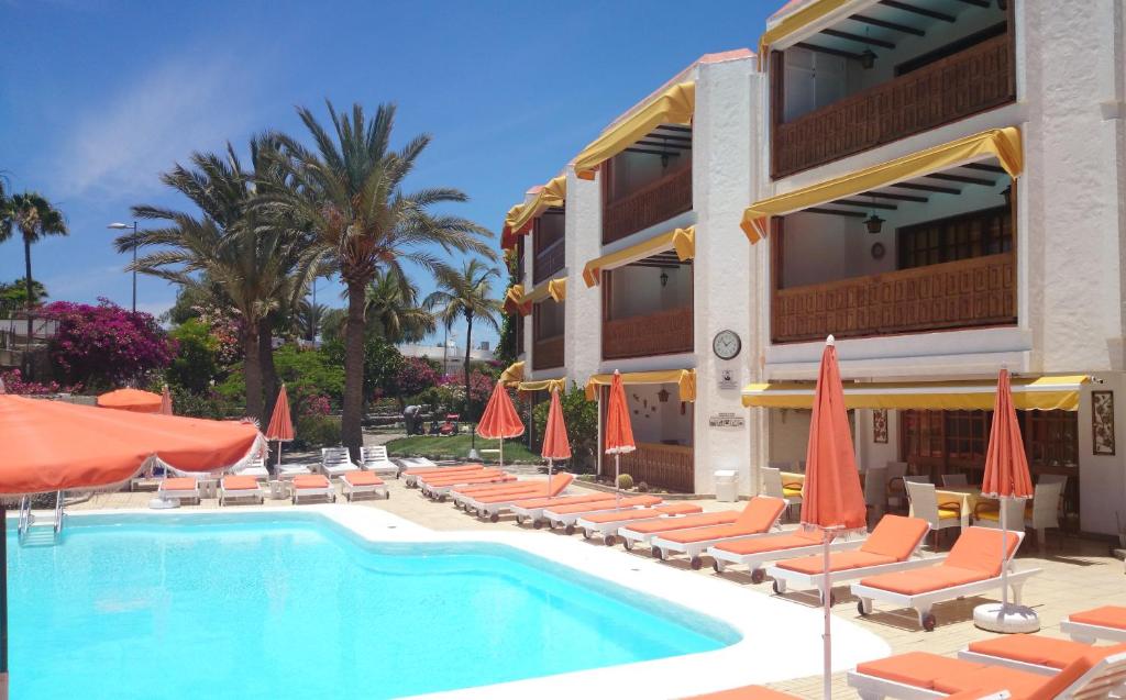 卡纳里奥俱乐部旅馆内部或周边的泳池