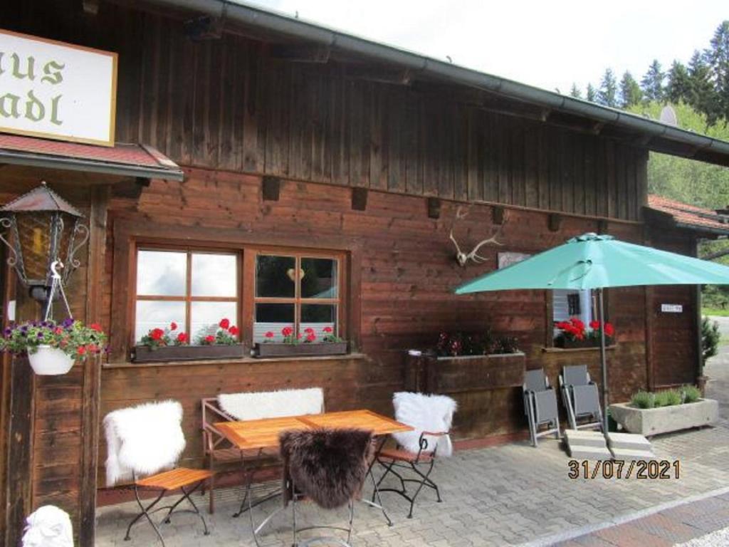 Chalet Waldstadl, Andrea's Woidhaisl餐厅或其他用餐的地方