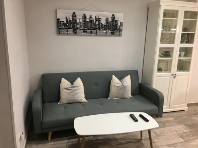Apartamento estilo nórdico en Malasaña (Madrid Centro)的休息区