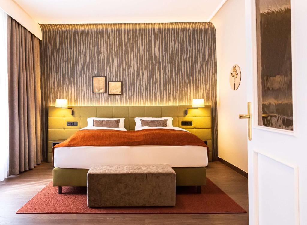 Hotel Essener Hof; Sure Hotel Collection by Best Western客房内的一张或多张床位