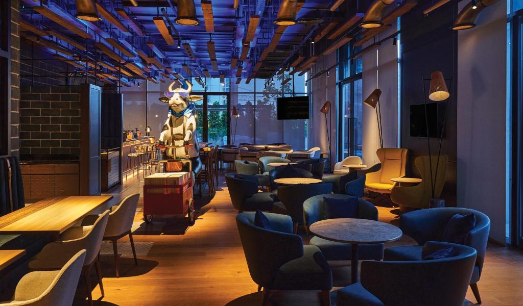 Revier Hotel - Dubai的休息区