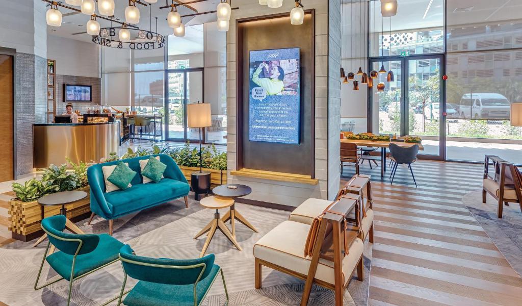 Revier Hotel - Dubai的休息区