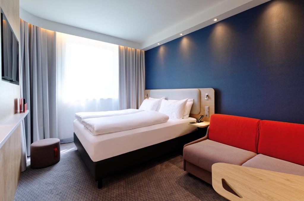 Holiday Inn Express - Lustenau客房内的一张或多张床位
