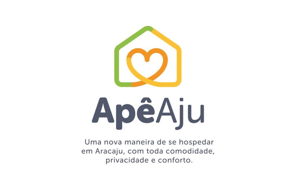 阿拉卡茹APêAju - Apartamento com tudo novinho só para você的房屋标志中的心脏