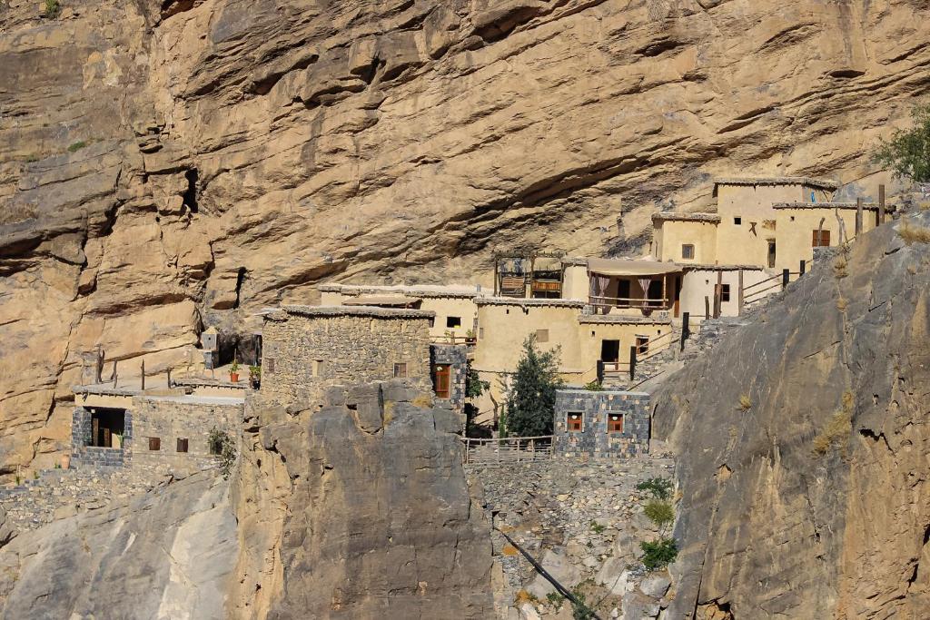 Sūkirahthe suwgra-Al-Jabal Al-Akdar的山边的村庄