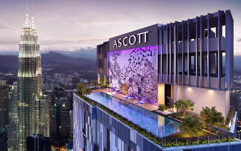 吉隆坡Ascott Star KLCC的一座带游泳池的公寓楼 ⁇ 染