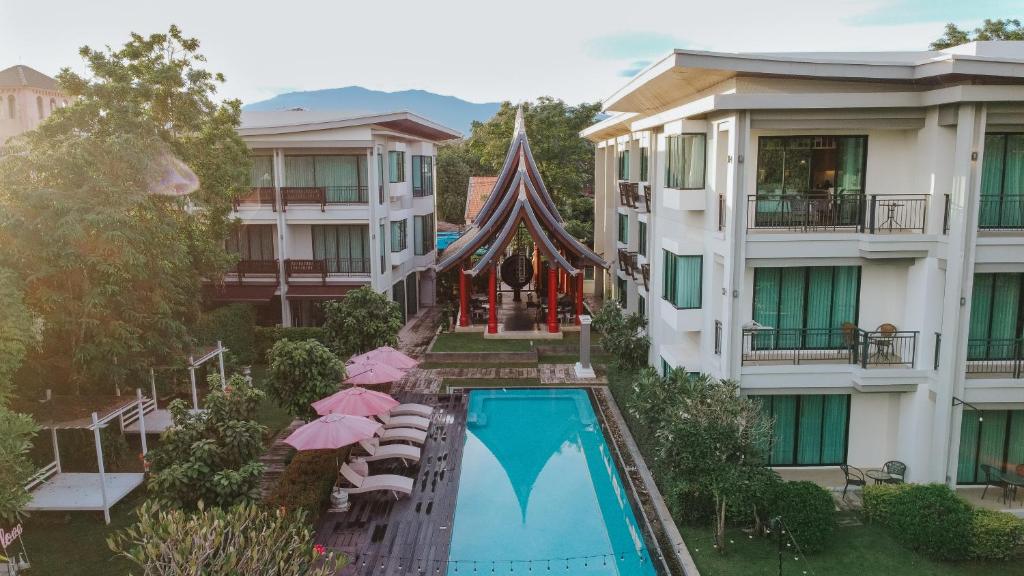 马拉亚度假酒店内部或周边泳池景观