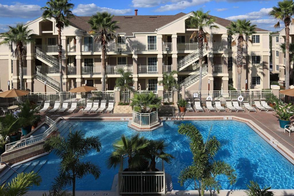 Sonesta ES Suites Orlando - Lake Buena Vista内部或周边的泳池