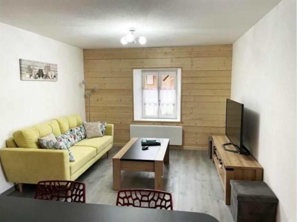 Gîte Gérardmer, 3 pièces, 4 personnes - FR-1-589-393的休息区