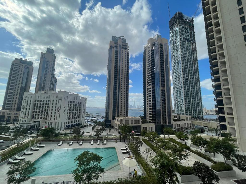 Magnolia- Dubai Creek Harbour Condo Apartment ApartHotel UAE内部或周边泳池景观