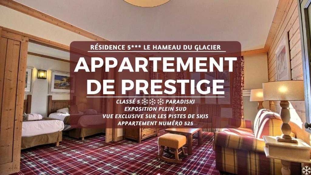阿克1950ARC 1950 - Exposition Sud - Vue Pistes de skis & Montagnes的带有协议防御标志的酒店房间