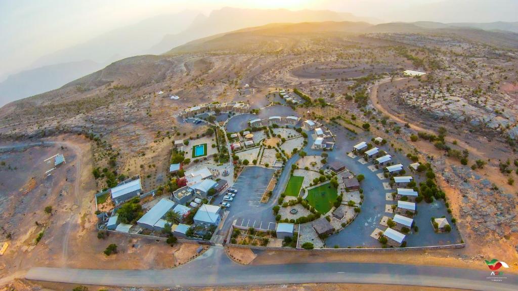 Dār SawdāʼJebel Shams Resort منتجع جبل شمس的高山上度假村的空中景观
