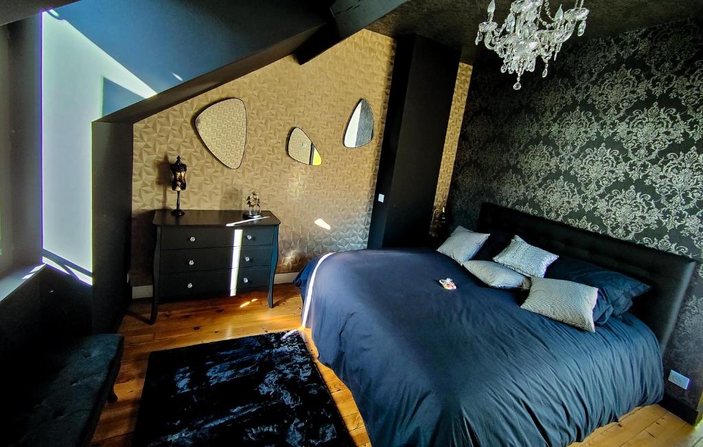 La Gaillardise - love room - Spa & Sauna - Espace privatif客房内的一张或多张床位