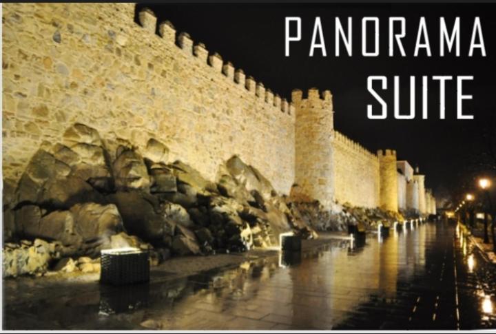 阿维拉Panorama Suite的一座城堡,上面写着Panamanaireireccess