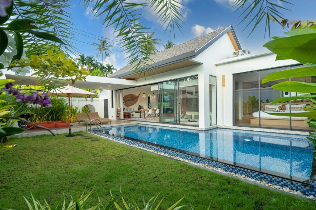 他朗Labriz Ocean Villa Plus - Tropical Modern Living的游泳池别墅的图象