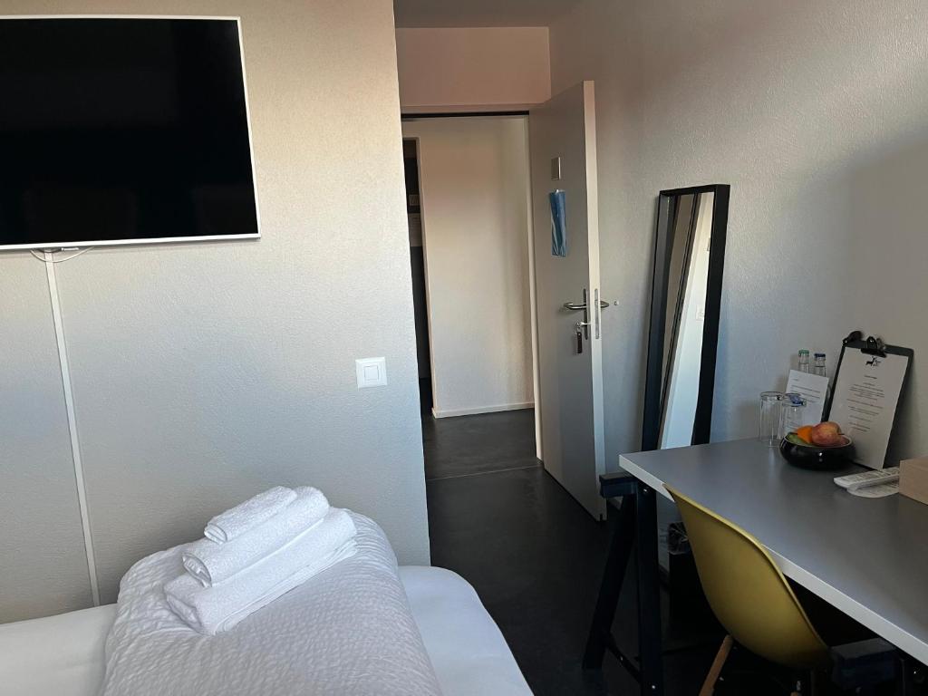 Hotel zum Hirschen客房内的一张或多张床位