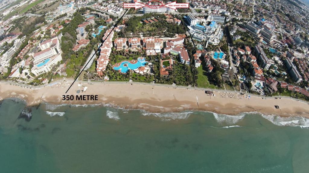 锡德赛德公寓酒店的海滩上的度假村的空中景观