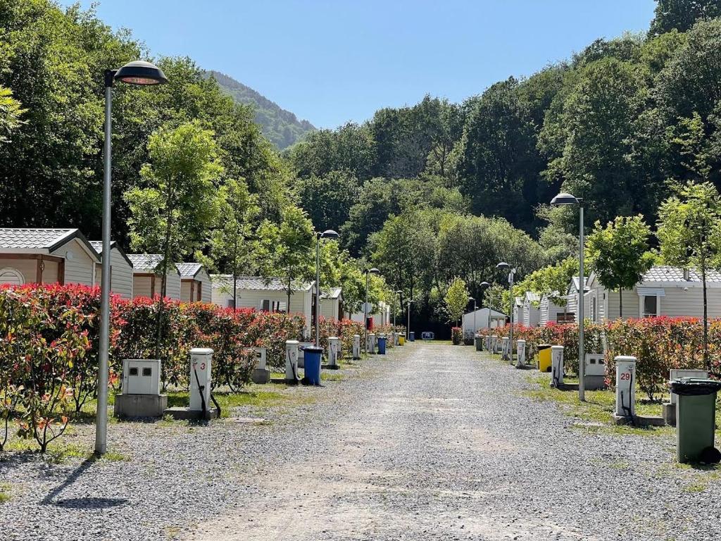 宜佳拉圣塞巴斯蒂安露营地餐厅或其他用餐的地方