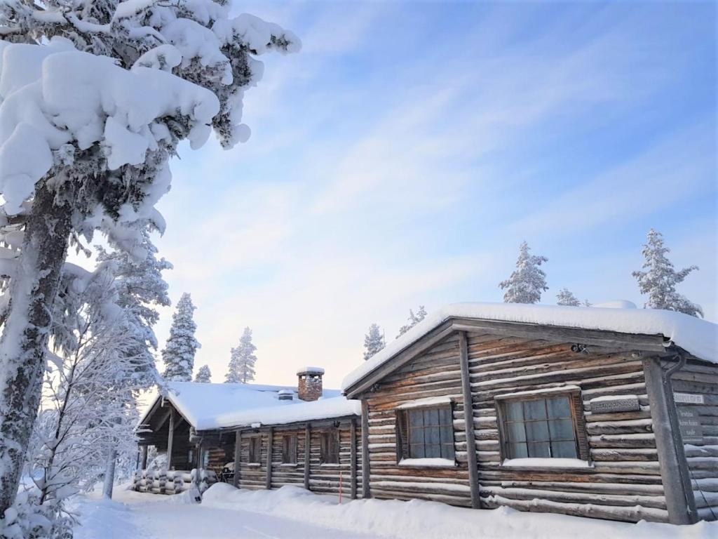 萨利色尔卡Tunturipöllö / Lapland, Saariselkä的雪地小木屋