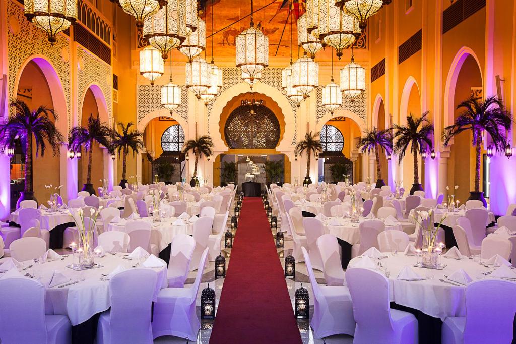 Oaks Ibn Battuta Gate Dubai餐厅或其他用餐的地方