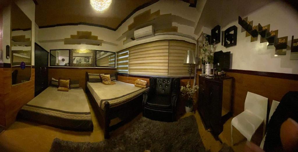 碧瑶CedarPeak215的一间设有两张床的房间