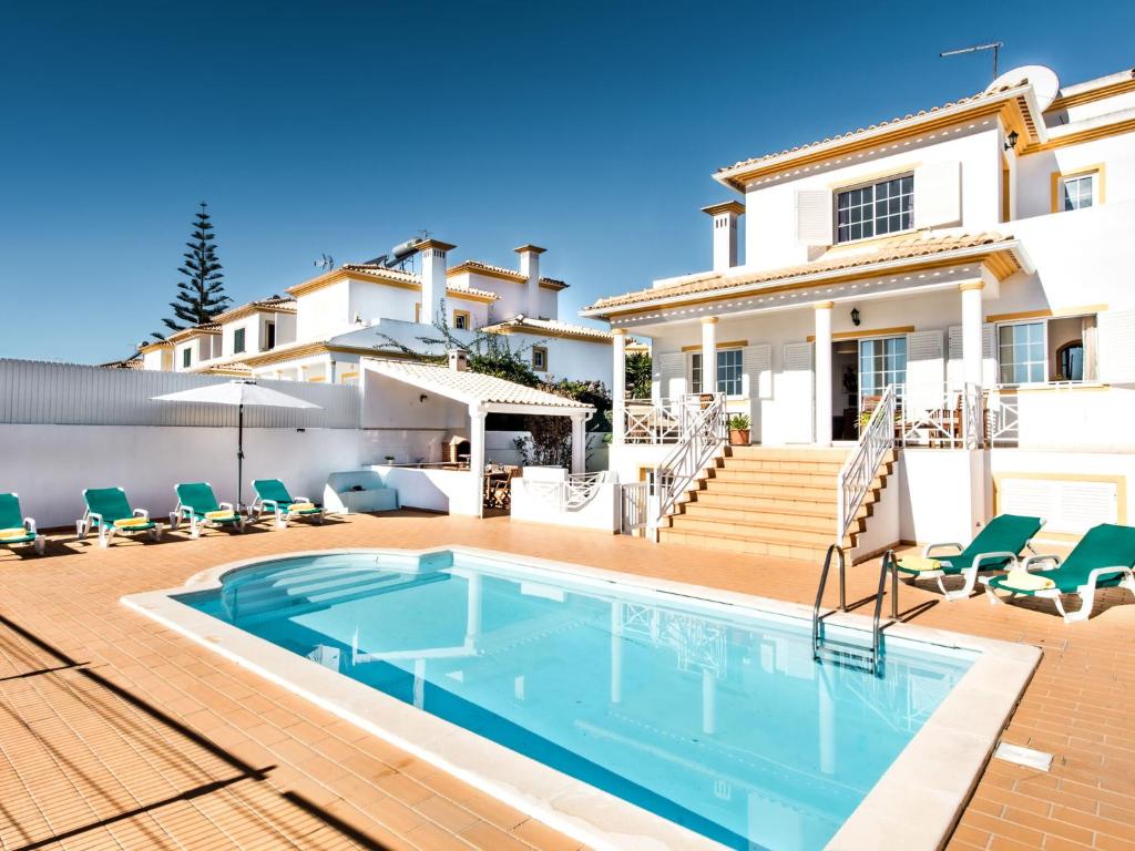 Villa Villa Albufeira Sunshine by Interhome内部或周边的泳池