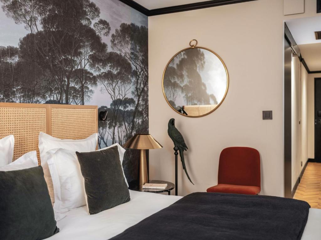 Maisons du Monde Hôtel &amp; Suites - Marseille Vieux Port客房内的一张或多张床位