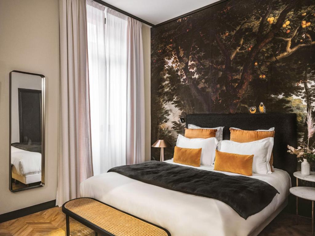 Maisons du Monde Hôtel &amp; Suites - Marseille Vieux Port客房内的一张或多张床位