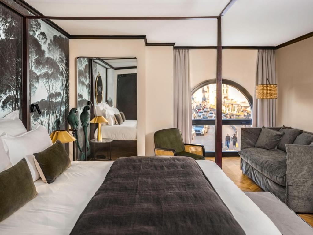 Maisons du Monde Hôtel &amp; Suites - Marseille Vieux Port客房内的一张或多张床位