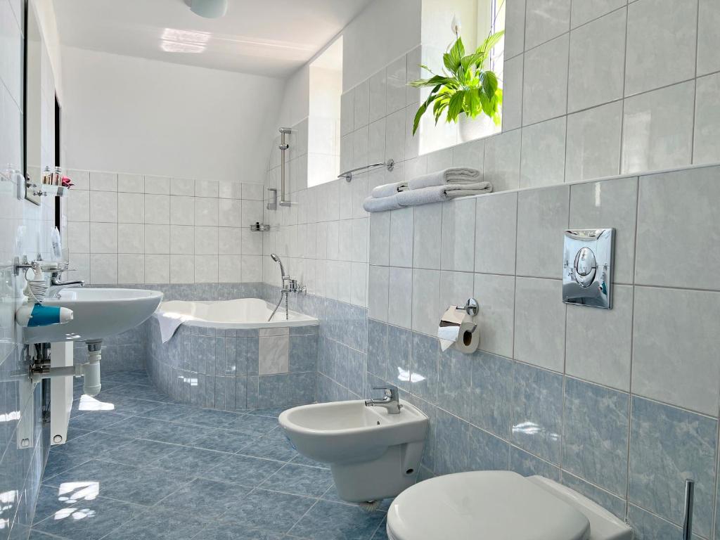 Hotel Marislav的一间浴室