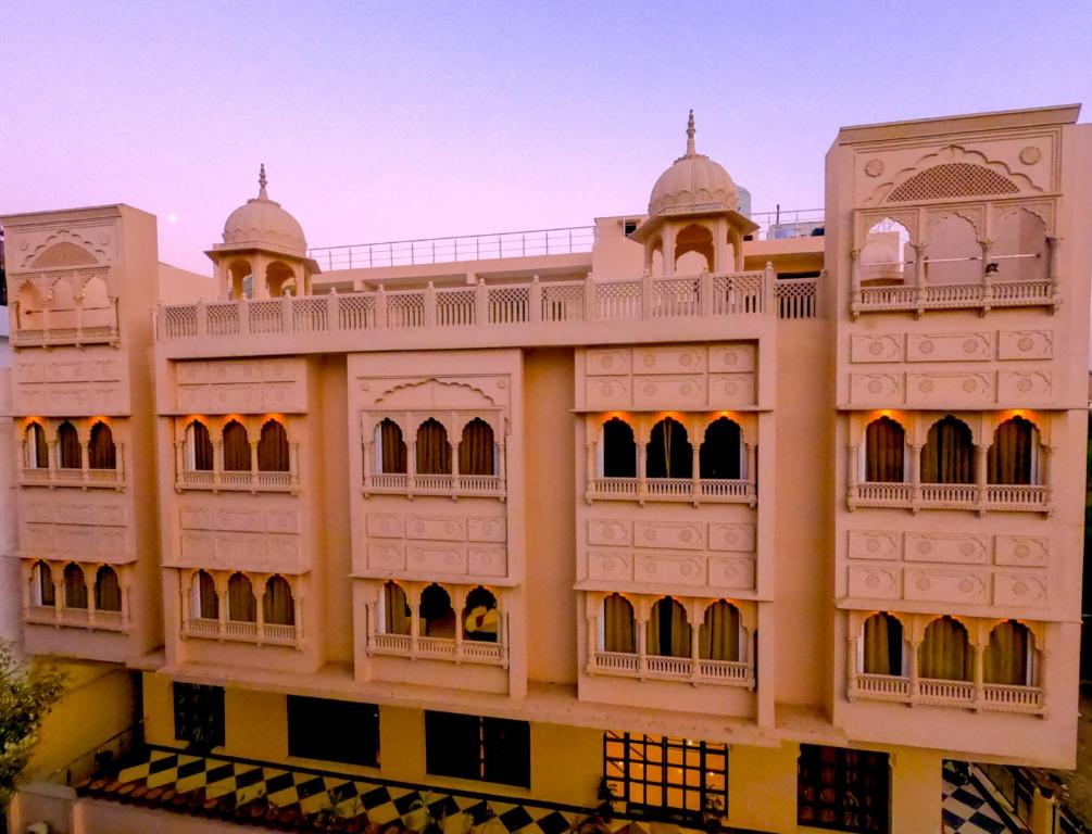 阿格拉The Taj Vista - Agra的斋浦尔市的一座建筑