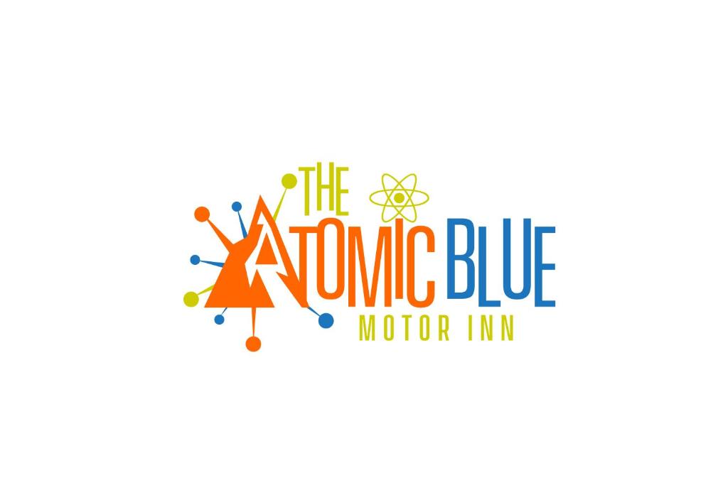 蒙蒂塞洛The Atomic Blue Motor-Inn的臭氧蓝色发动机标志