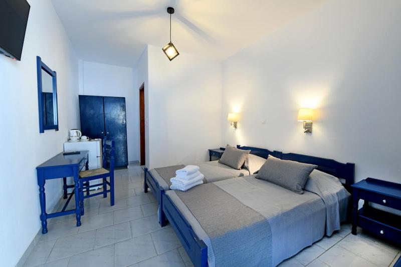 佩里萨Lunar Santorini Hotel的相册照片