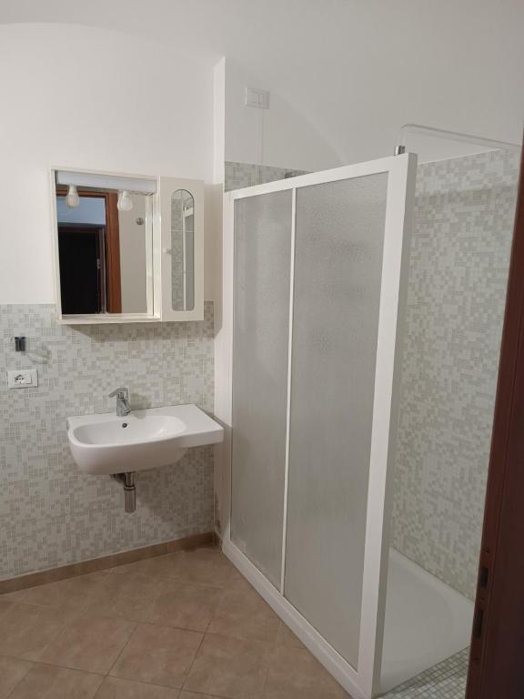 affittacamere nuova Vandiris的一间浴室