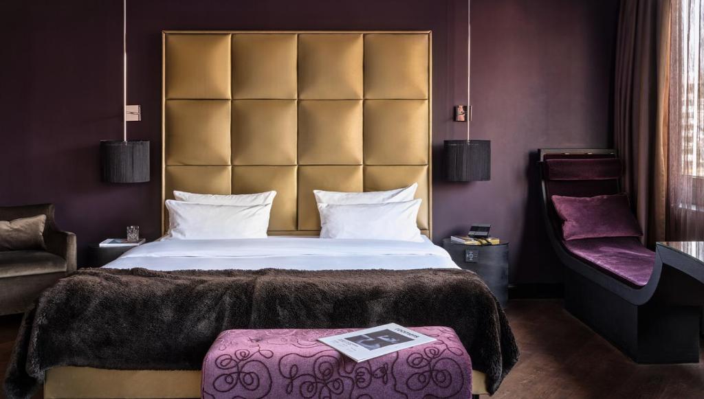 Roomers, Frankfurt, a Member of Design Hotels客房内的一张或多张床位