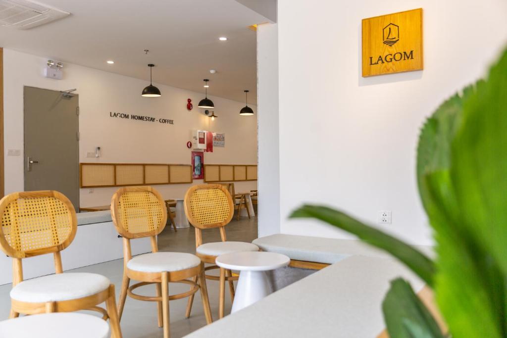 LAGOM APARTMENT AND HOTEL的休息区