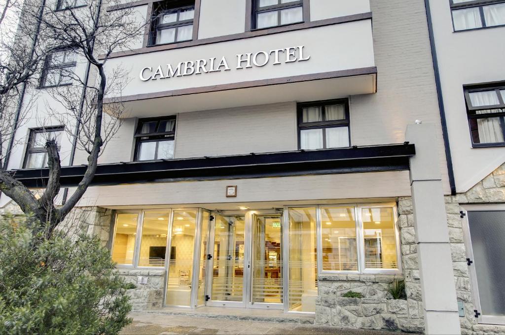 圣卡洛斯-德巴里洛切坎布瑞酒店的开往canadian酒店的入口的 ⁇ 染