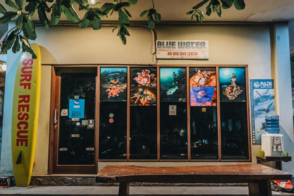 Ocean View Tulamben Dive &amp; Resort的证书、奖牌、标识或其他文件