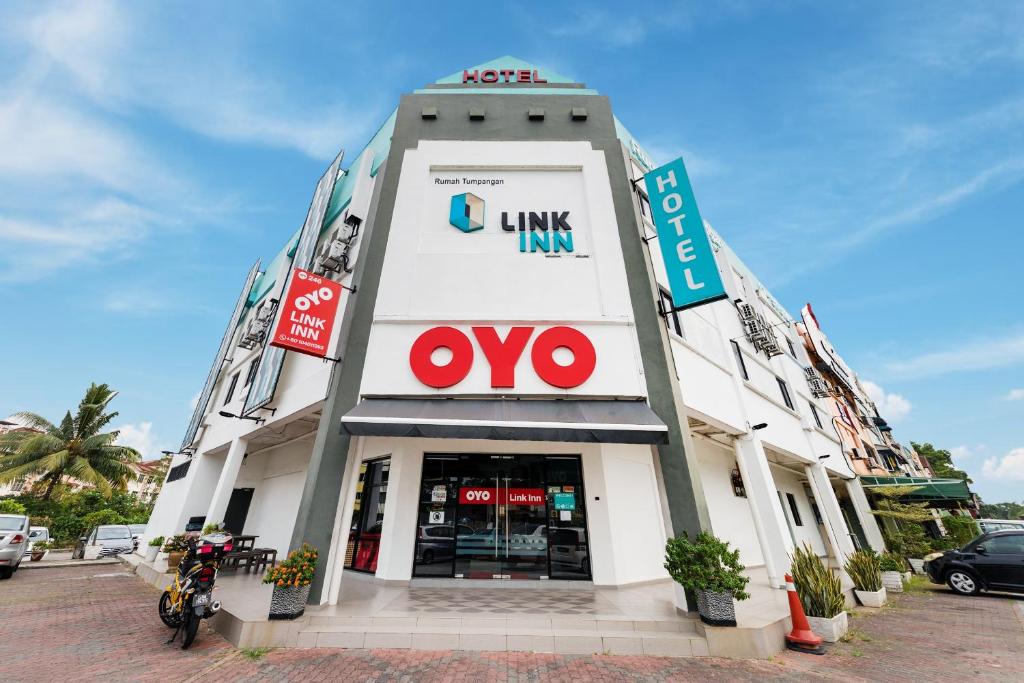 新山Super OYO 246 Link Inn的相册照片