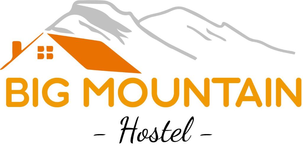 瓦拉斯Big Mountain Hostel的大山旅馆标志