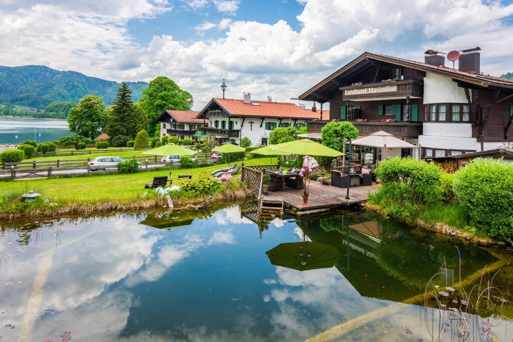 Das Maximilian - Feines Landhotel am Schliersee内部或周边泳池景观