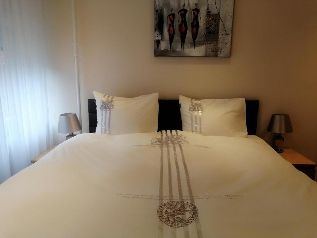凯尔克拉High guests comfort and satisfaction in 2 double bedrooms with private bathroom的相册照片