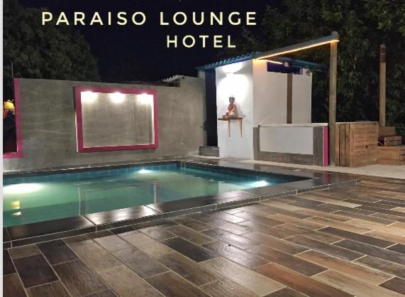 圣玛尔塔Paraiso Lounge的全景休息室酒店游泳池