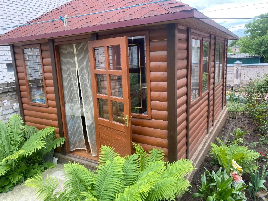 乌曼岛Eleon的小木屋 - 带红色屋顶